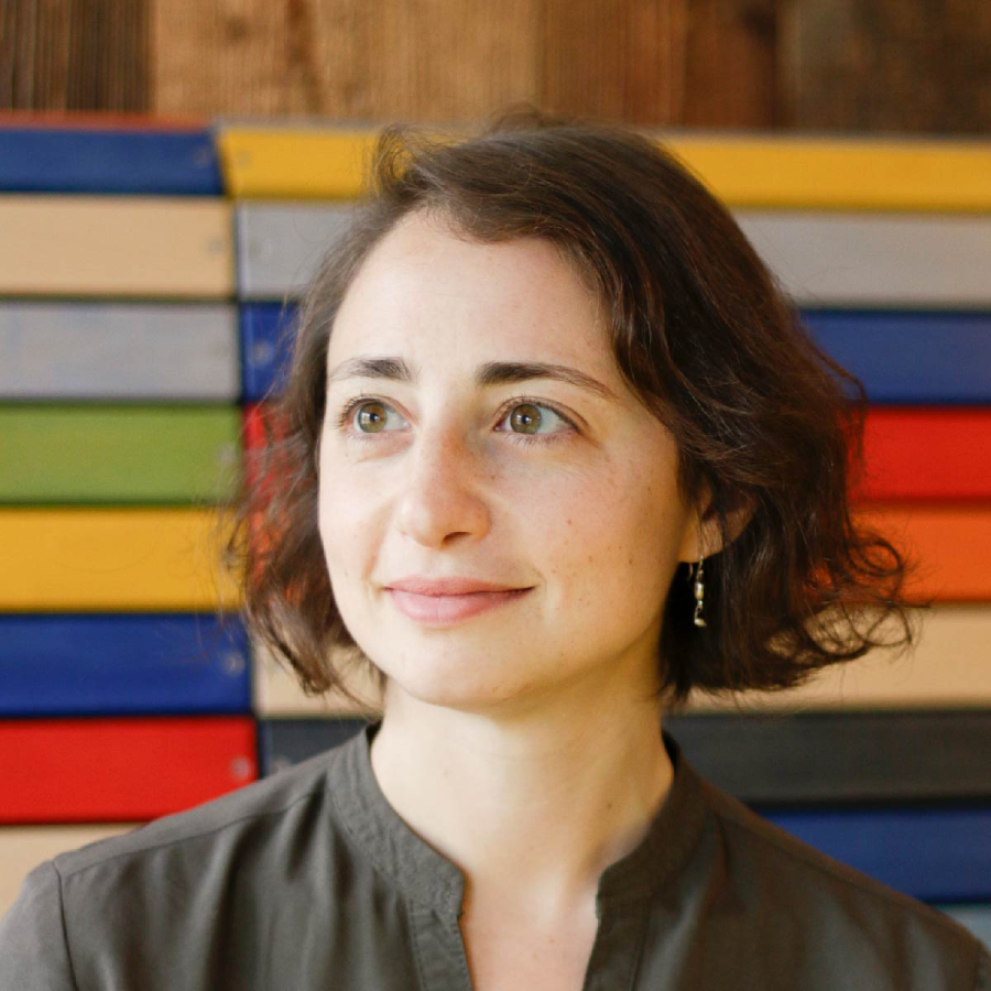 A photo of Lisa Kennelly