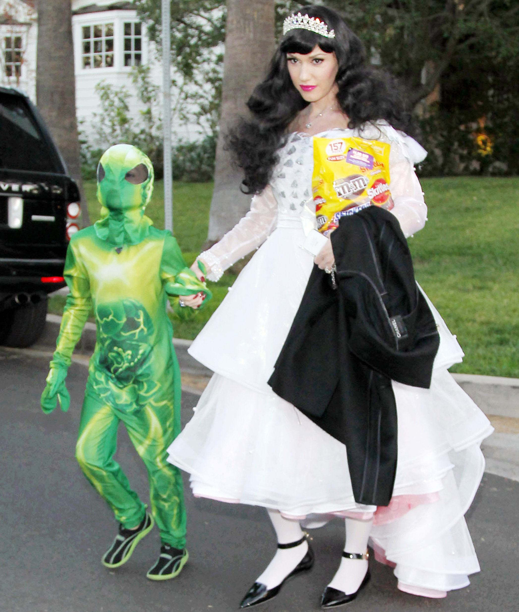 Gwen Stefani 80 of the Best Celebrity Halloween Costumes Ever