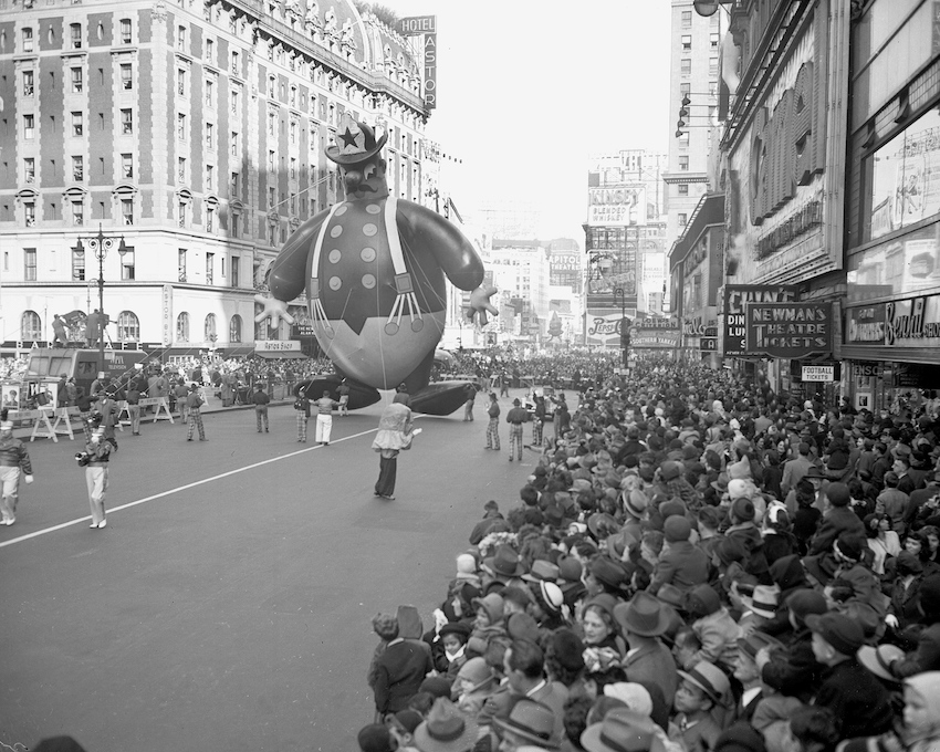 1940s | Iconic Photos of the Macy's Thanksgiving Day Parade from Every ...