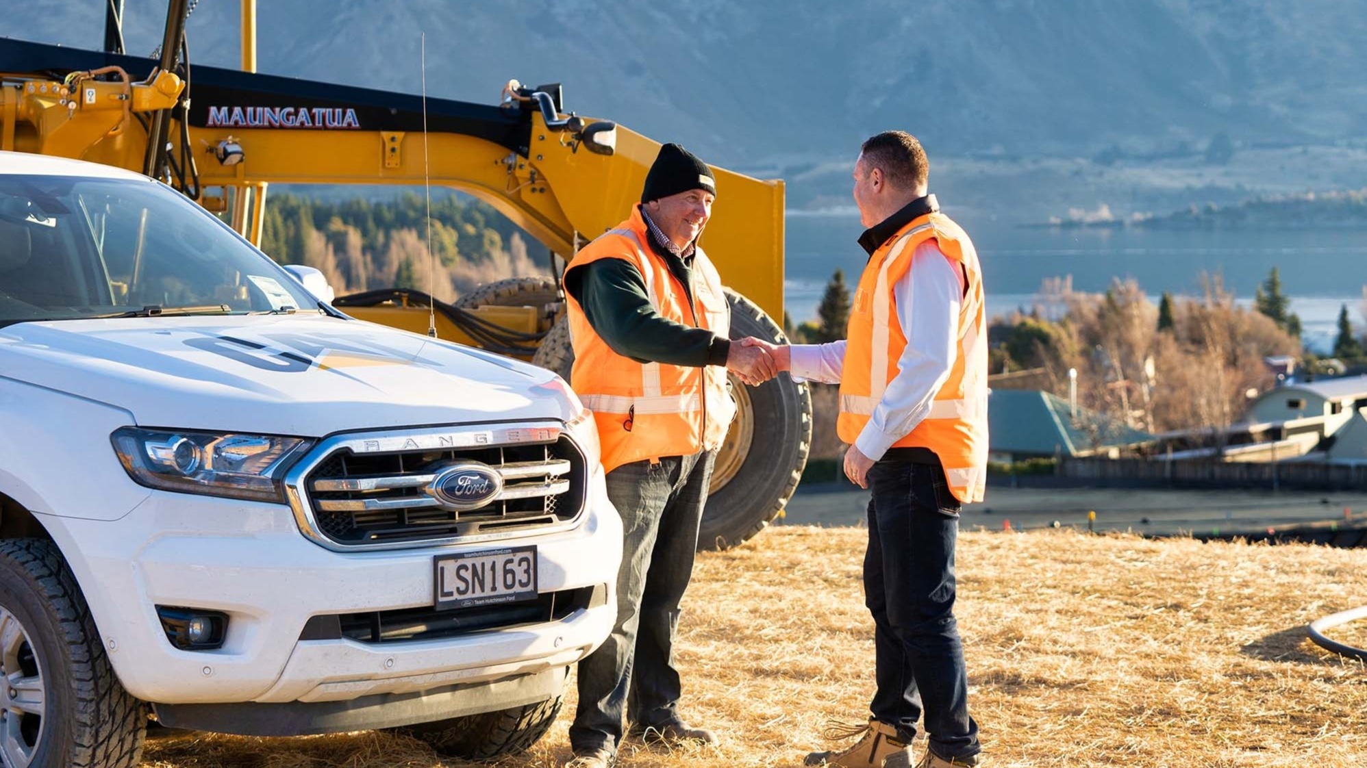 Cat Kaikoura Handshake