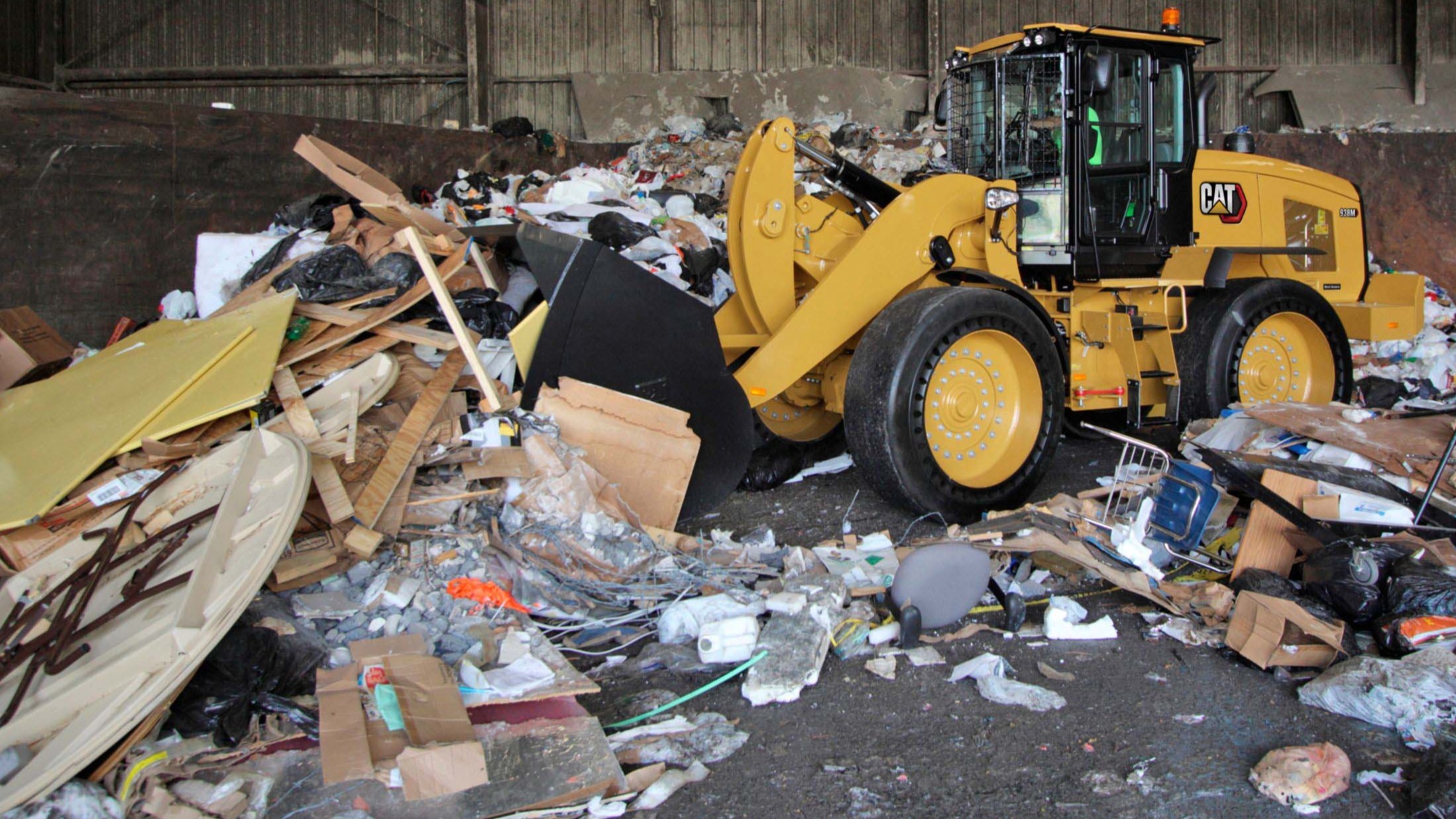 Cat 938 M Waste Handler Wheel Loader