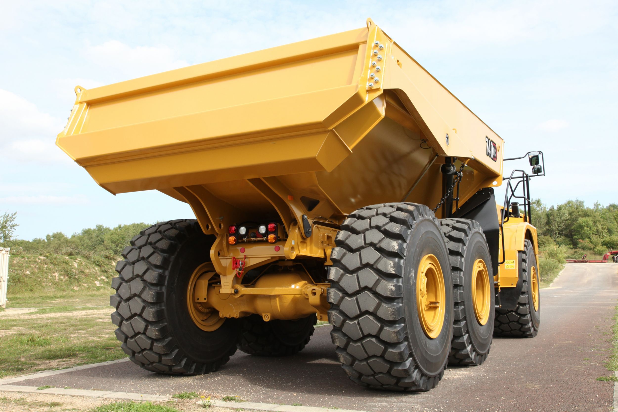 Cat 740 GC Three Axle Articulated Truck