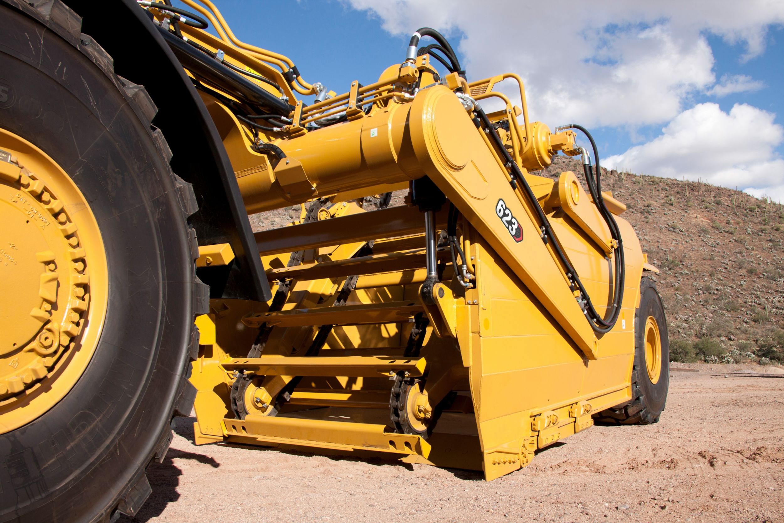 623 Elevating Wheel Tractor Scraper