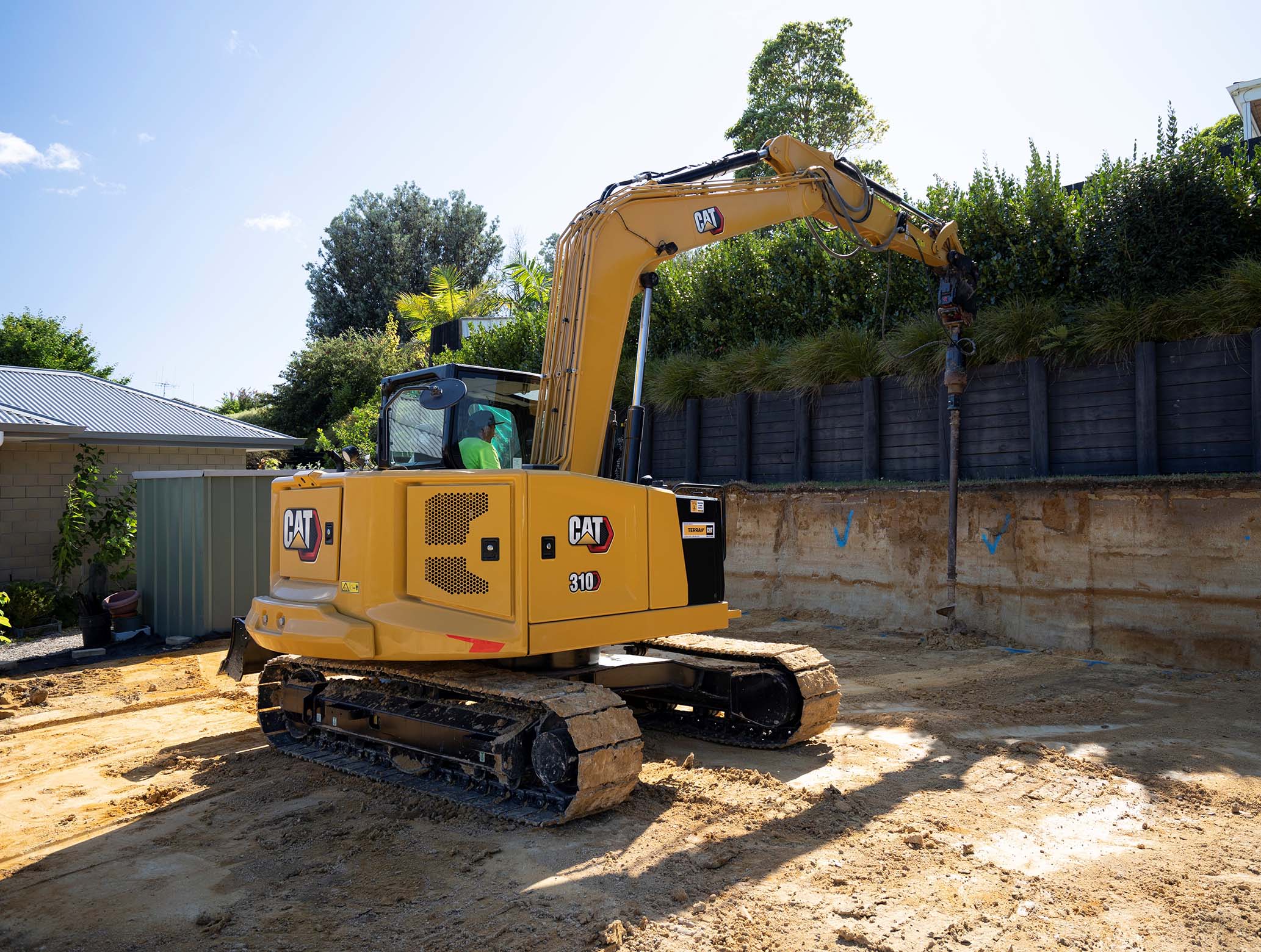 Hewletts Road Machinery Cat 310 Excavator