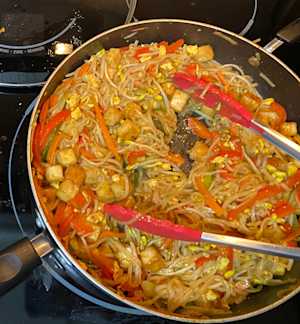 tofu, peppers, carrots, zucchini pad thai