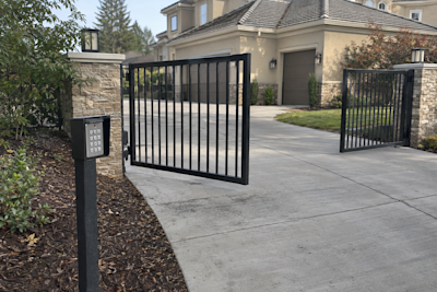 How Do Automatic Driveway Gates Work? A Deep Dive