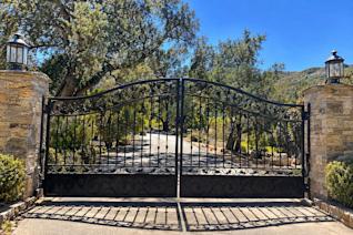 The Best Material for a Driveway Gate in the Sacramento Climate