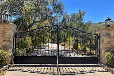 The Best Material for a Driveway Gate in the Sacramento Climate