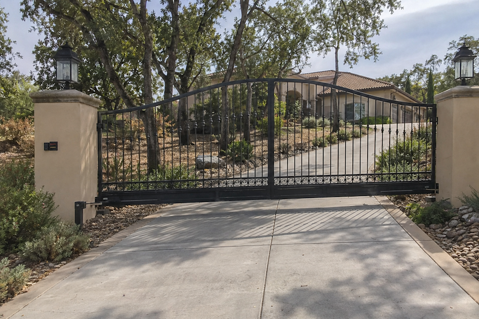 How Much Does a Driveway Gate Cost in Sacramento?