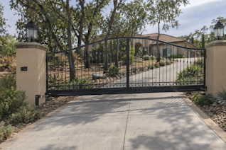 How Much Does a Driveway Gate Cost in Sacramento?