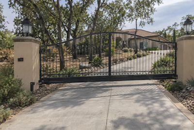 How Much Does a Driveway Gate Cost in Sacramento?
