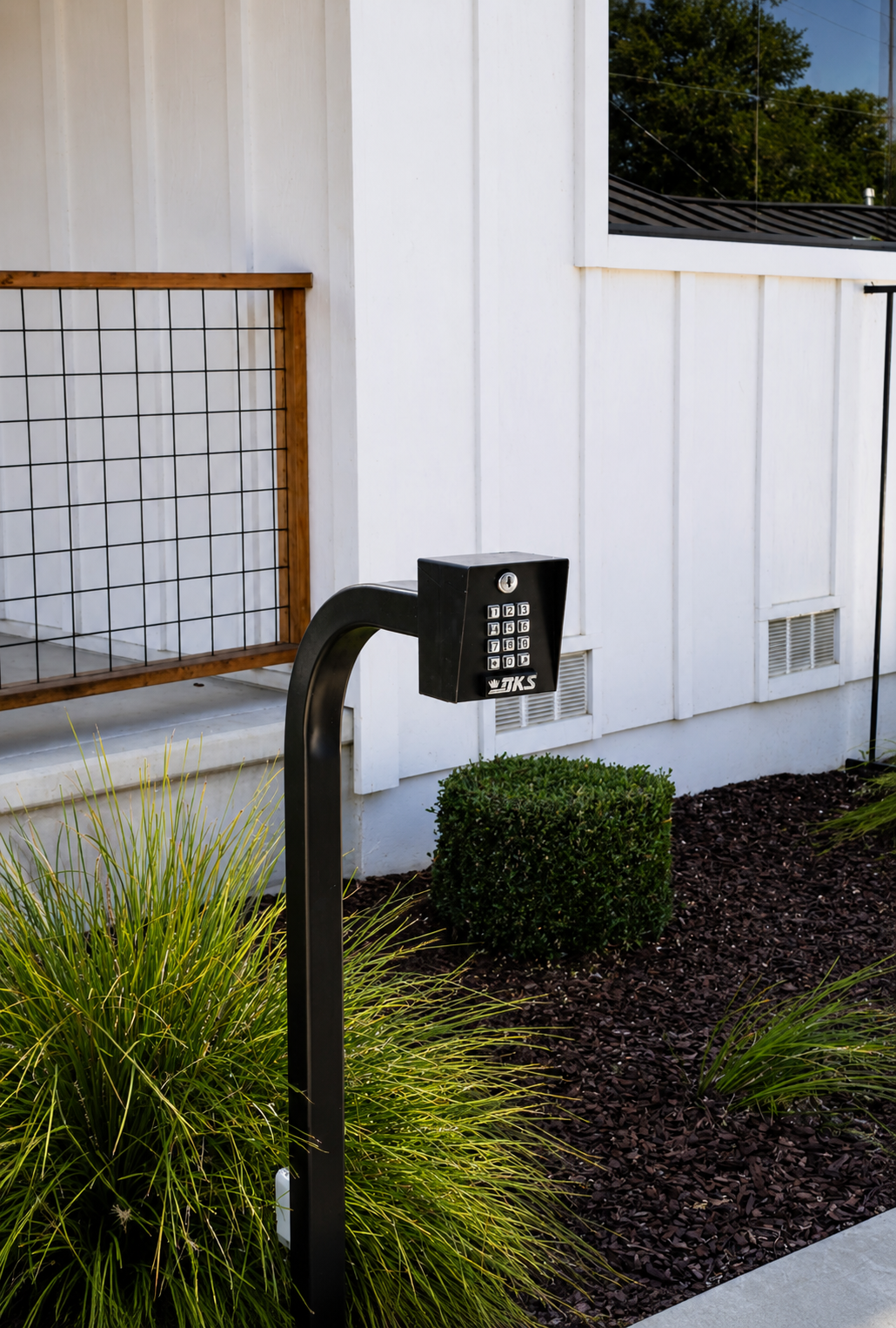 Commercial 14-Ft Swing Gate & Access Control