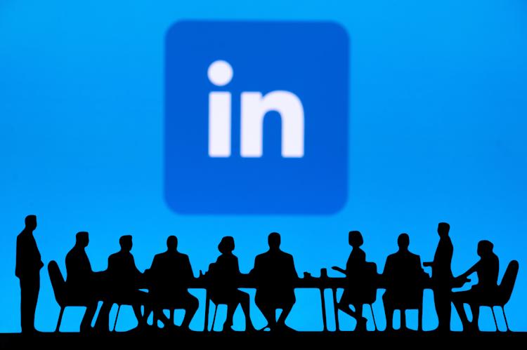 Turning Connections into Clients A Lawyer-s Guide to LinkedIn Marketing Depositphotos 753832106 XL