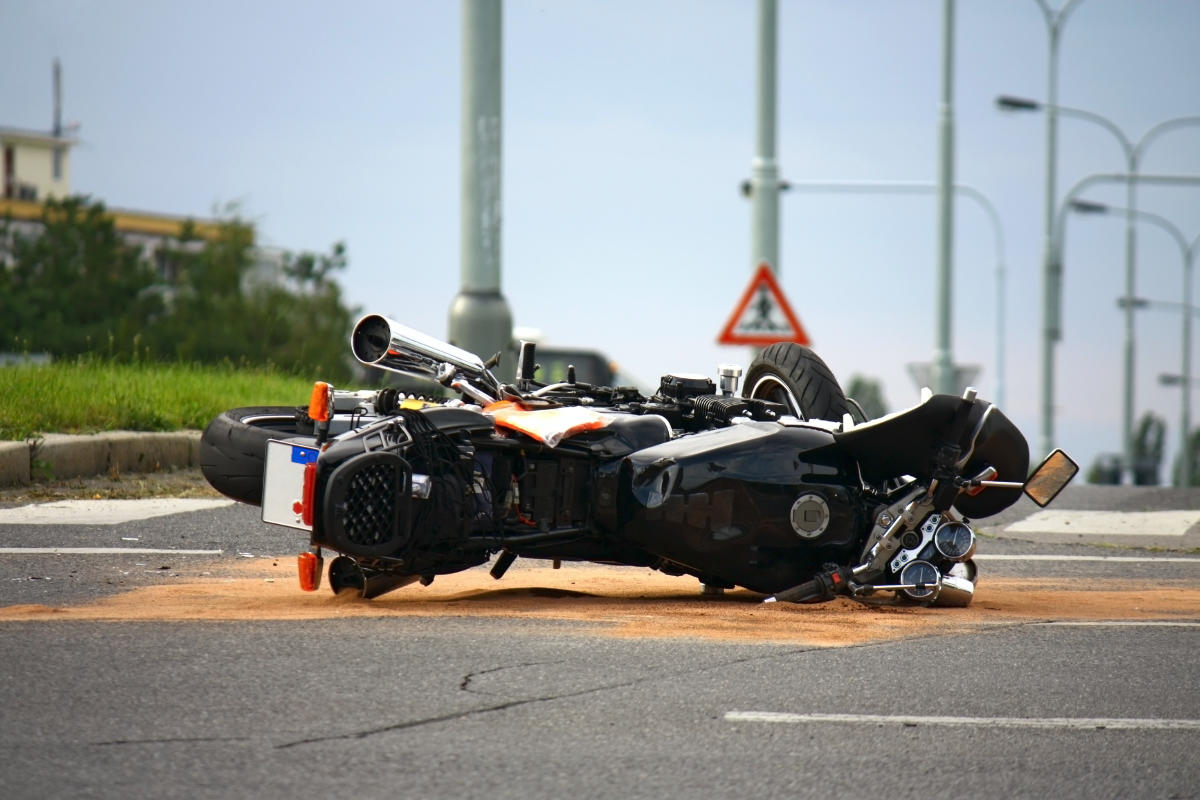 ¿Cómo actuar ante un accidente de motocicleta con huida?