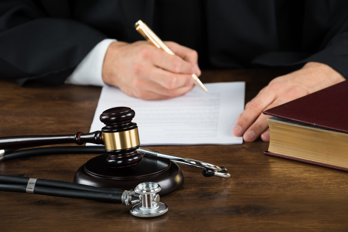 What Does Medical Malpractice Insurance Cover?