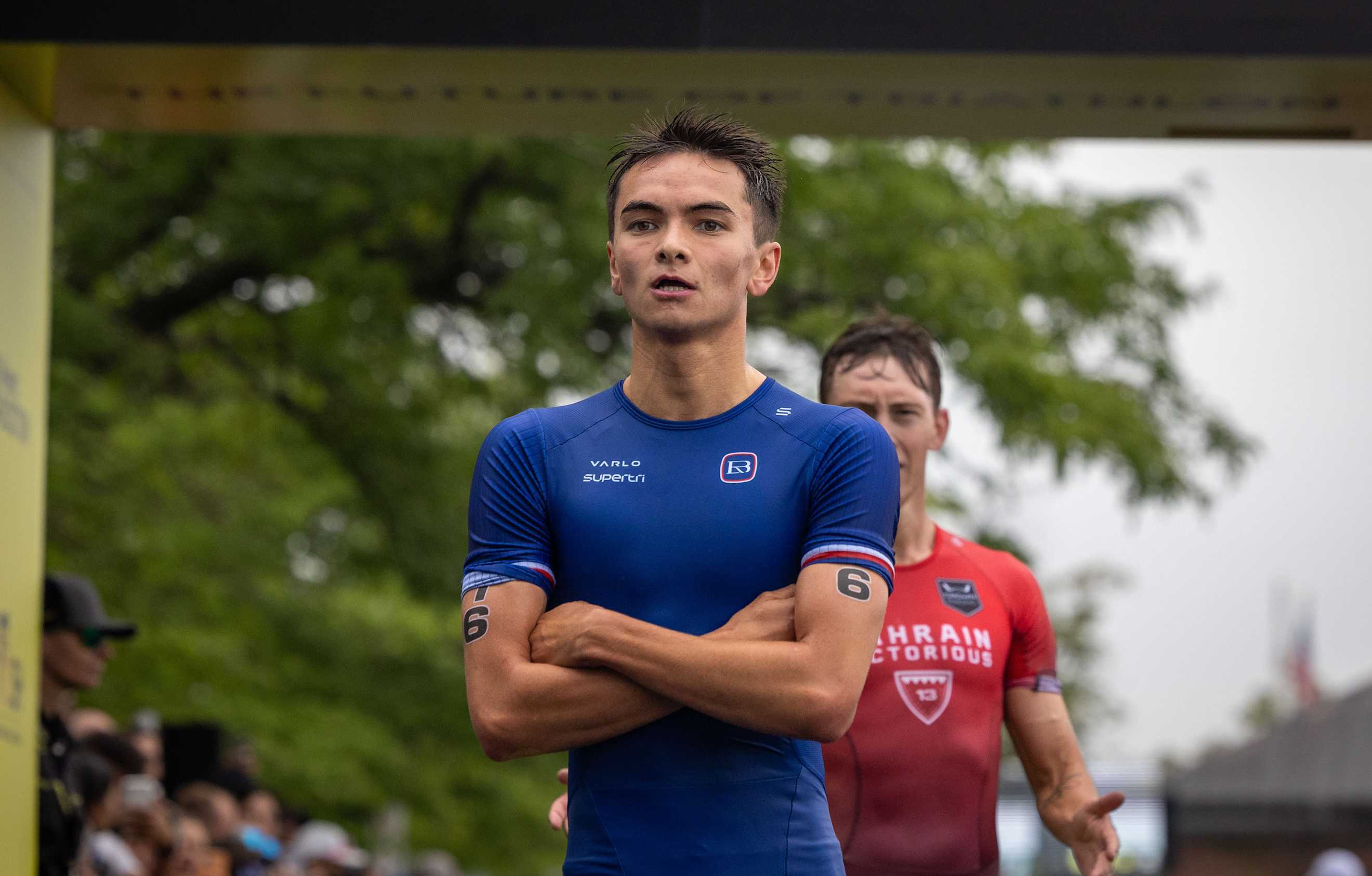 Alex Yee beating Hayden Wilde at supertri Boston