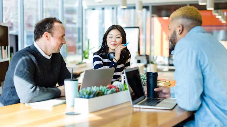 Solutions - Customer Success - List Photo