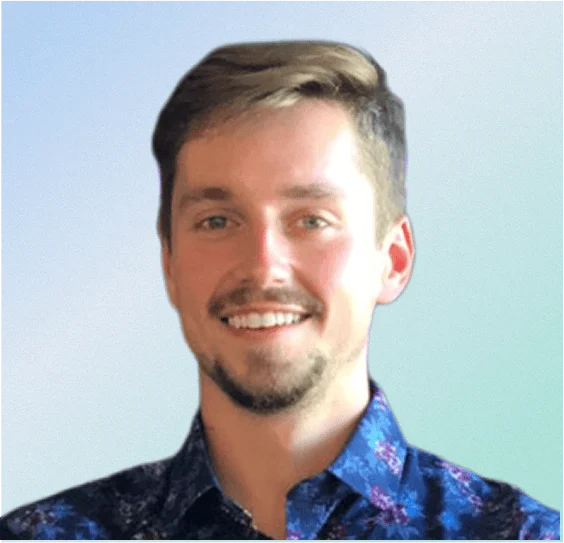 Roman Decca headshot