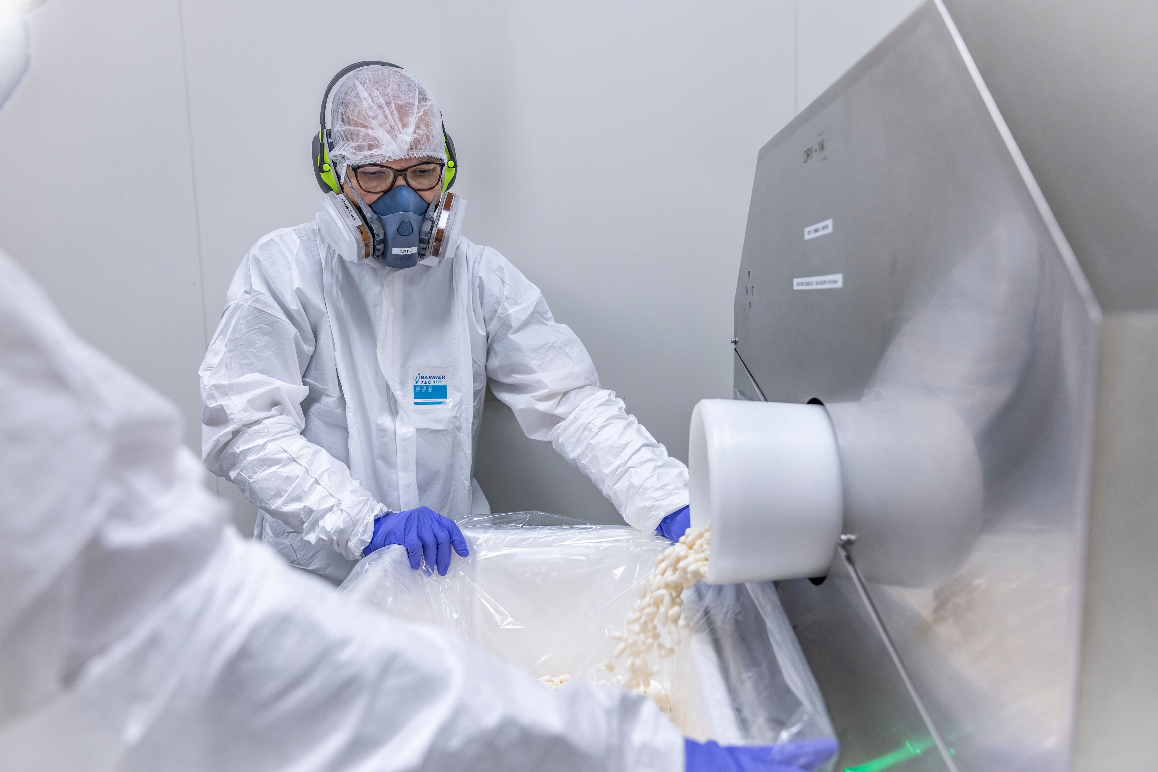 Manufacturing softgels Manufacturing softgels