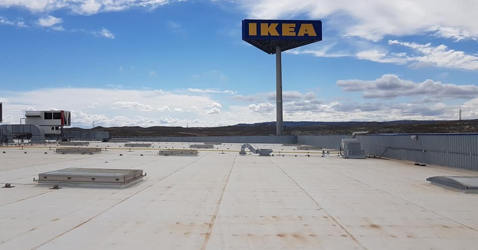 Commercial roofing systems discover the flat roof on IKEA Zaragoza