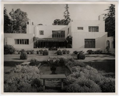 Dodge house. Courtesy of Design & Architecture Museum at the University of California, Santa Barbara.