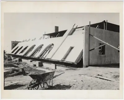 Tilt slab raising of La Jolla Women's Club. Courtesy of Design & Architecture Museum at the University of California, Santa Barbara