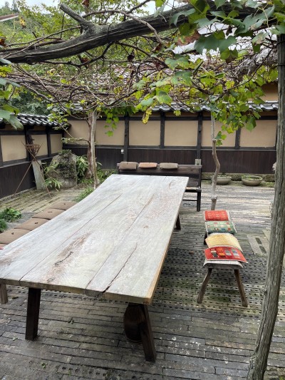 Outdoor dining space at Takyo Abeke