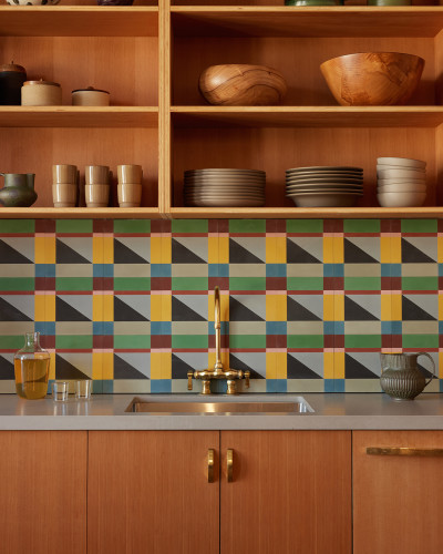 Abstrakt tiles in kitchen