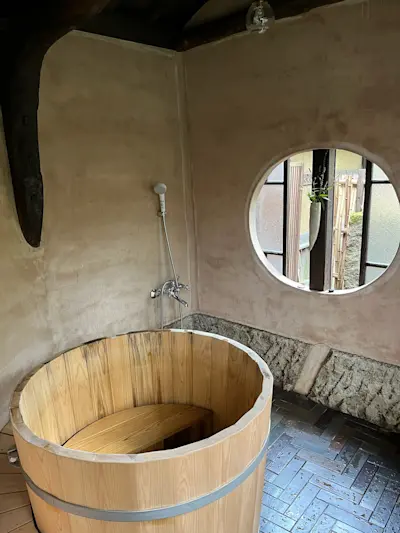 Outdoor bathing at Takyo Abeke