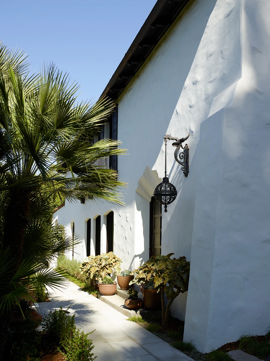 LosFelizSpanishColonial 1L