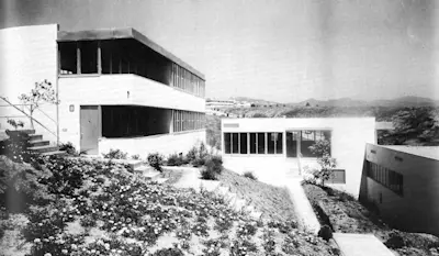 4 A - Neutra Strathmore Apts