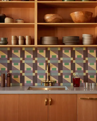 Abstrakt tiles in kitchen