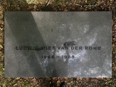 Mies van der Rohe. 1886-1969.