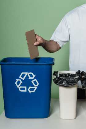Réduire son Empreinte Carbone à la Maison : Astuces Pratiques pour un Recyclage Efficace
