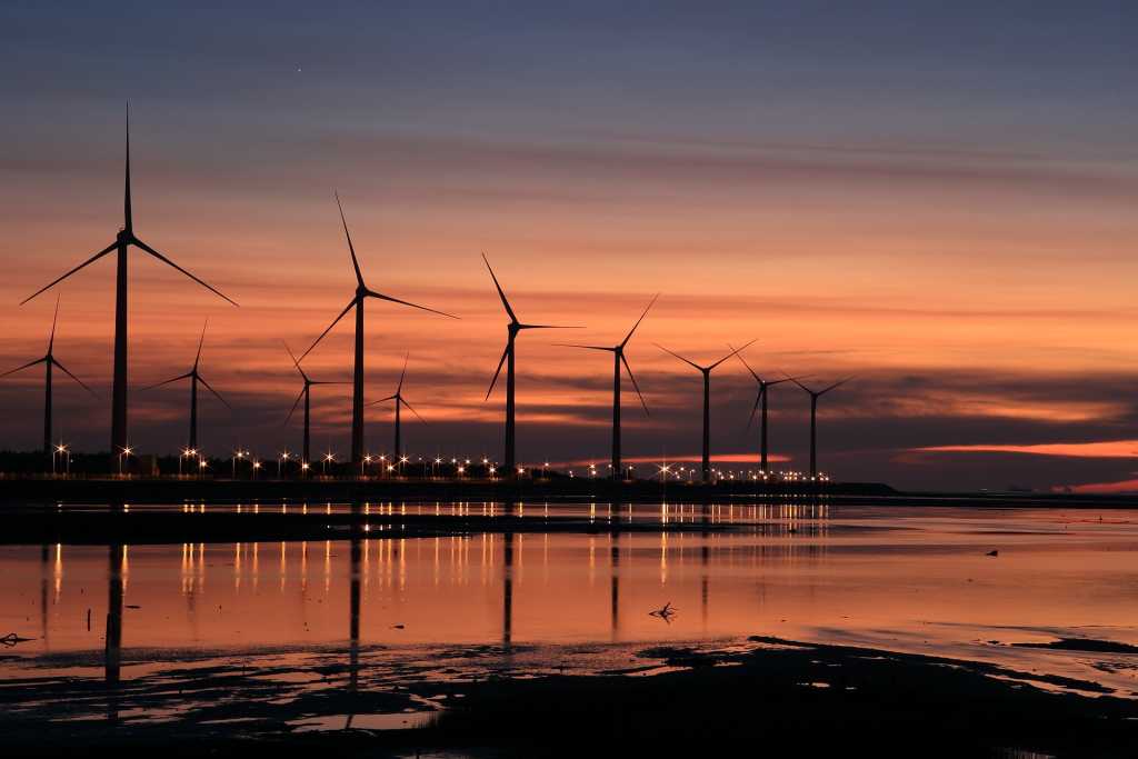 La France va créer un parc éolien en mer au large de la Normandie