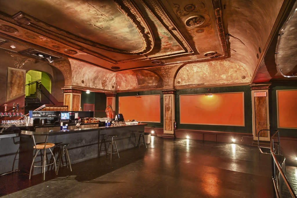 bar