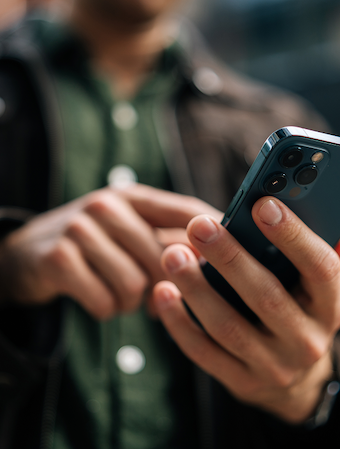 TELUS SmartHome+ mobile app displaying real-time safety alerts from First Alert ZCOMBOA detector via Z-Wave connection
