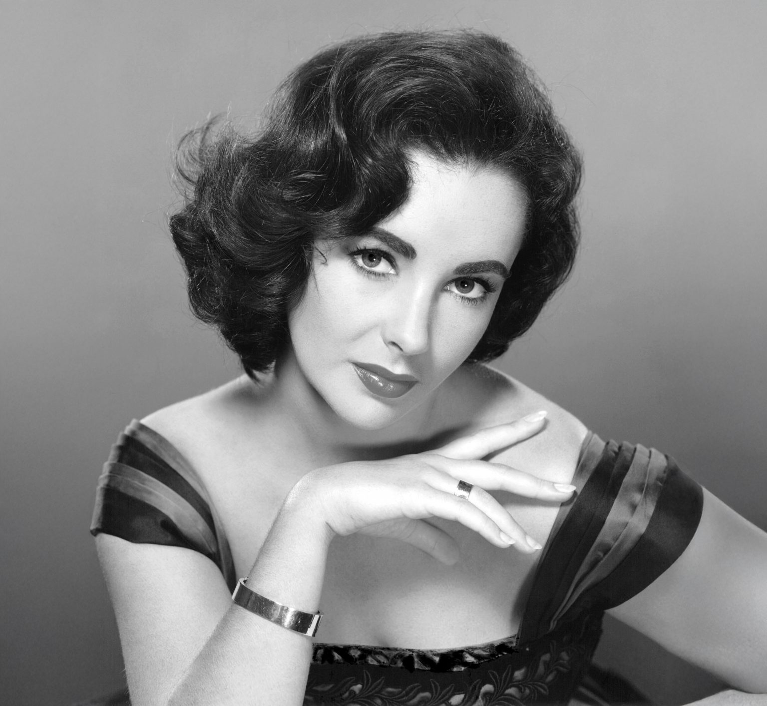 ElizabethTaylor002-1536x1415.jpg
