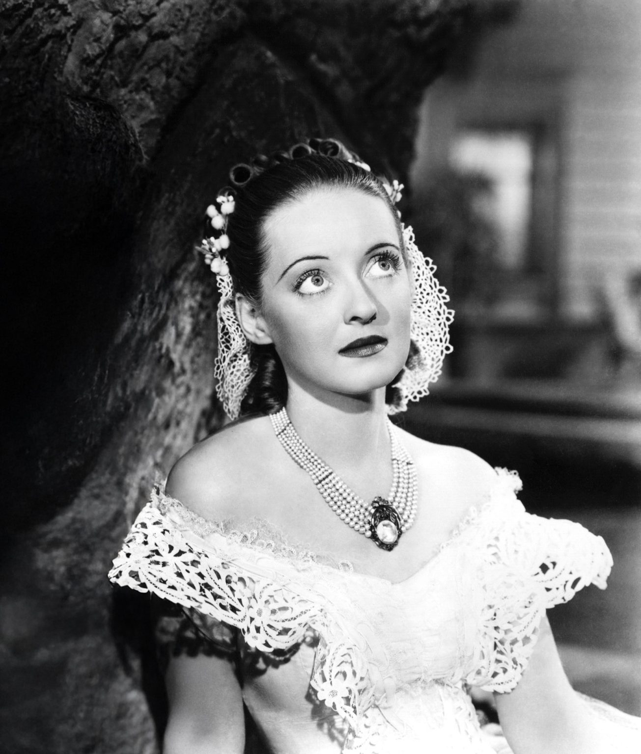 Bette-Davis-1305x1536.jpg