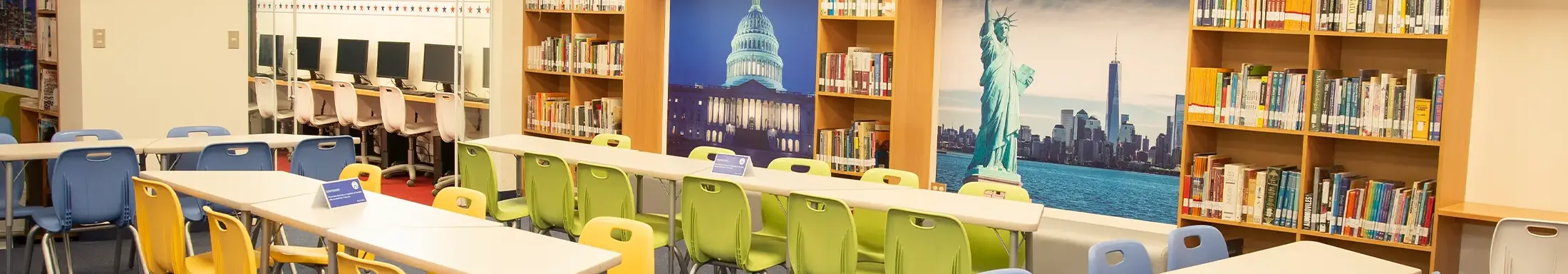 fondo-biblioteca-small.webp