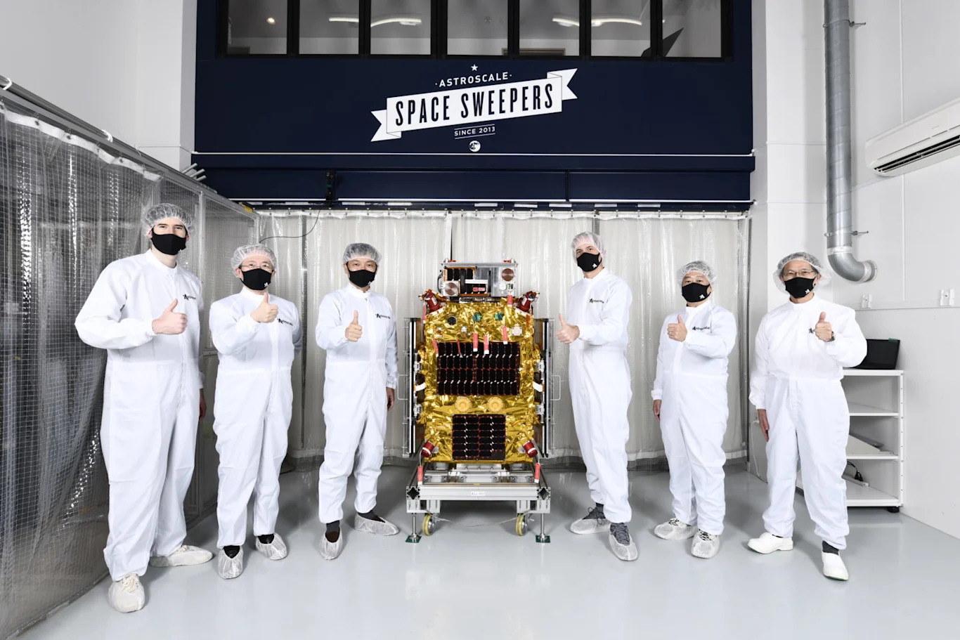 Team Photo with ELSA-d in Cleanroom 2