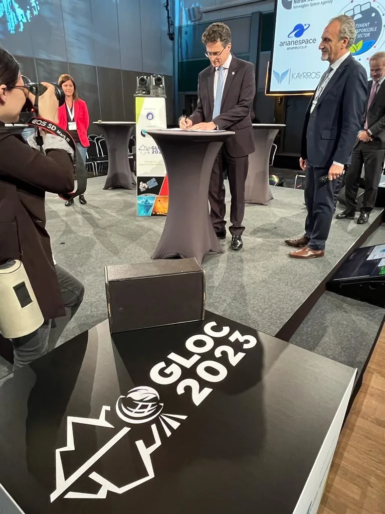 Nick Shave, Astroscale Ltd. MD, signing the Statement for a Responsible Space Sector