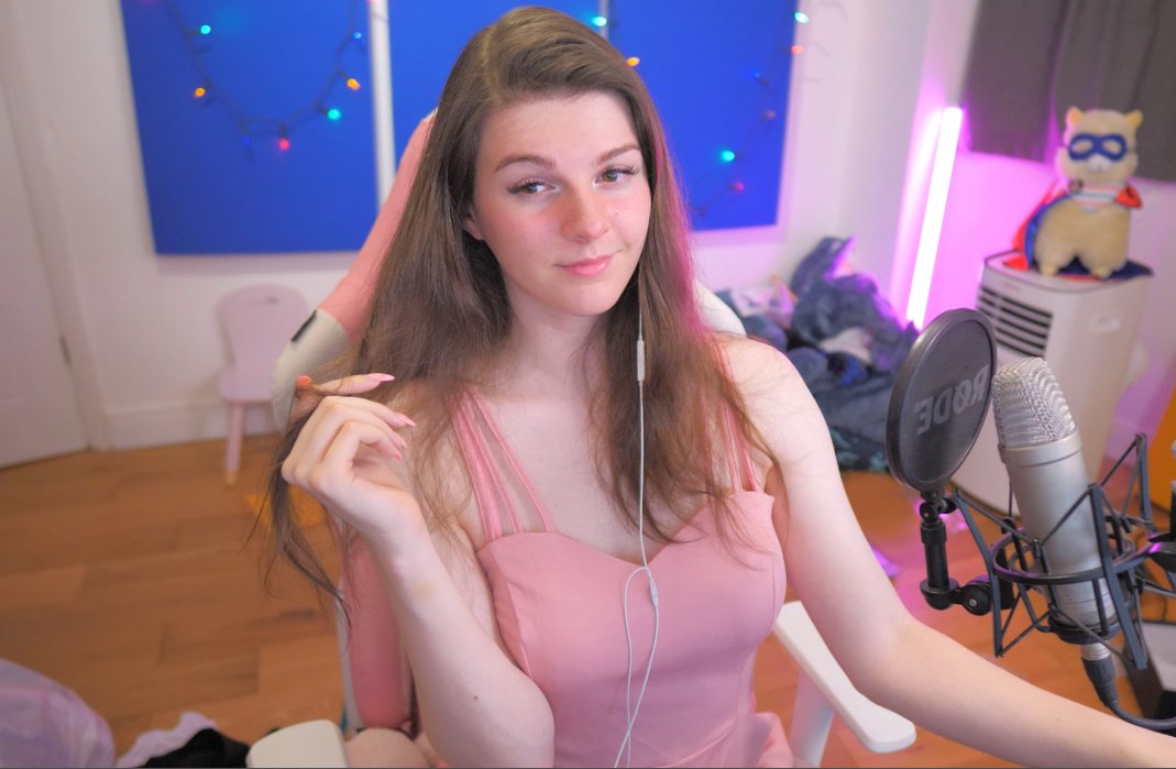 f1nn5ter also known as finnster crossdresser streamer