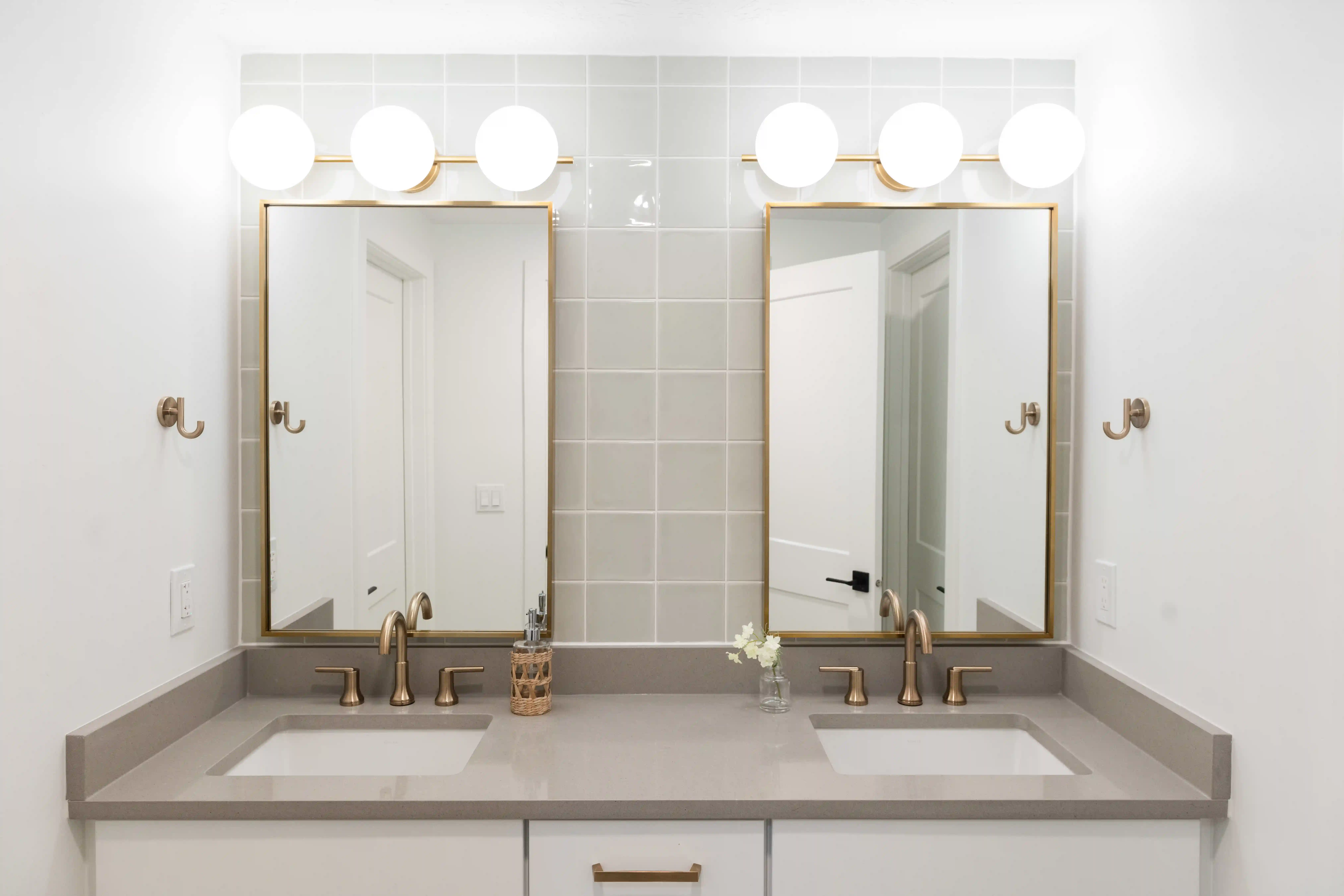 The Pros and Cons of Jack and Jill Bathrooms