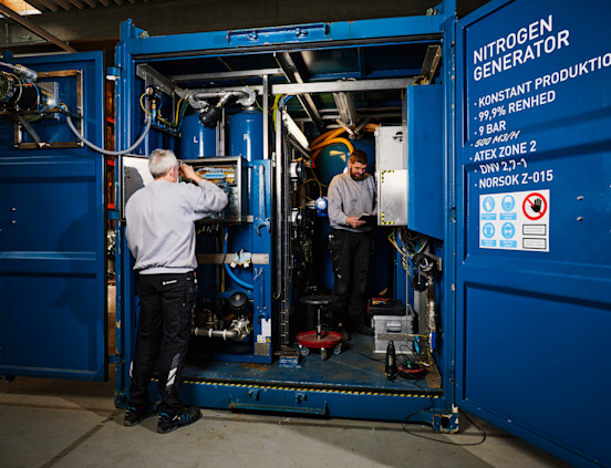 Arbejde med nitrogengenerator