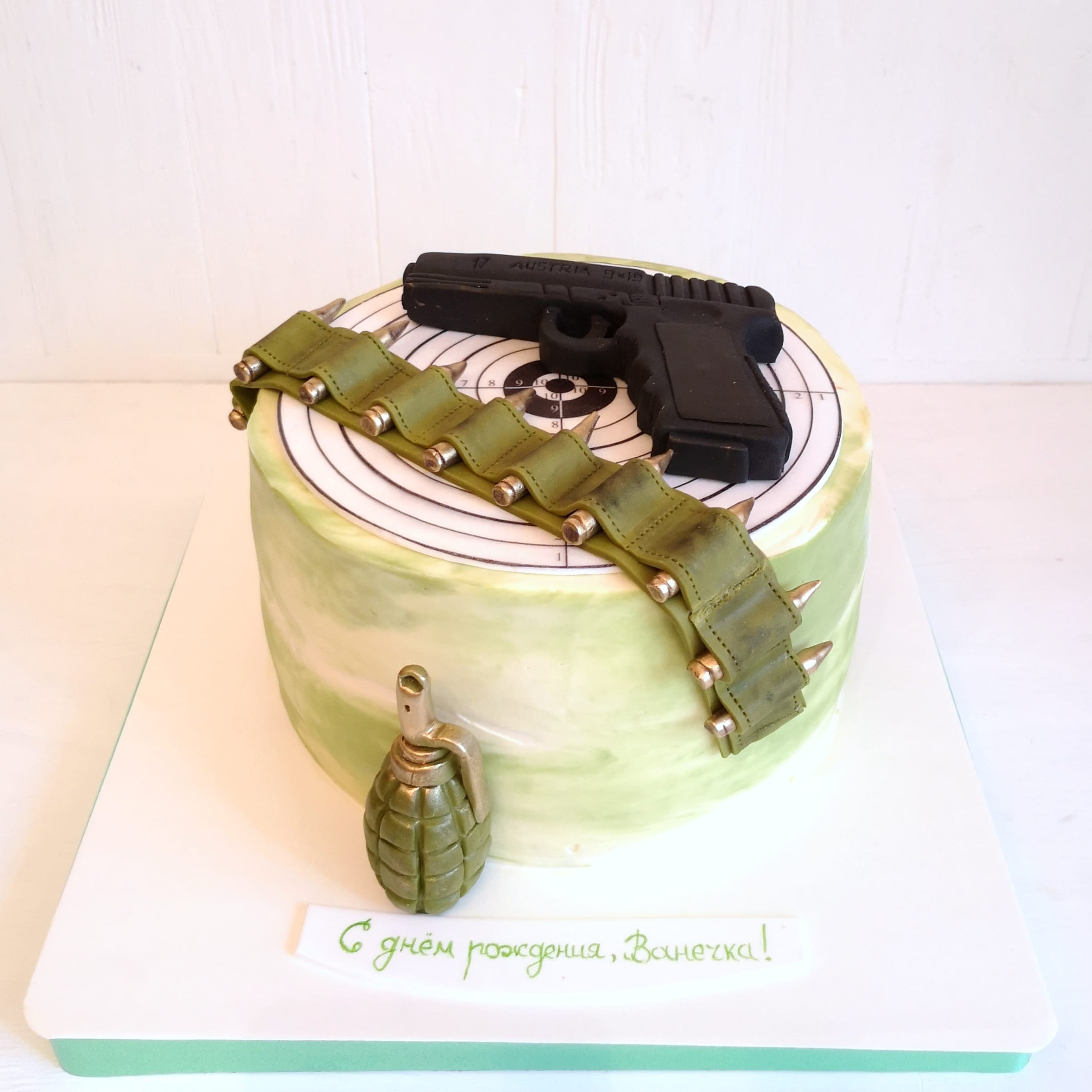 Торт для чоловіка Торт зі зброєю