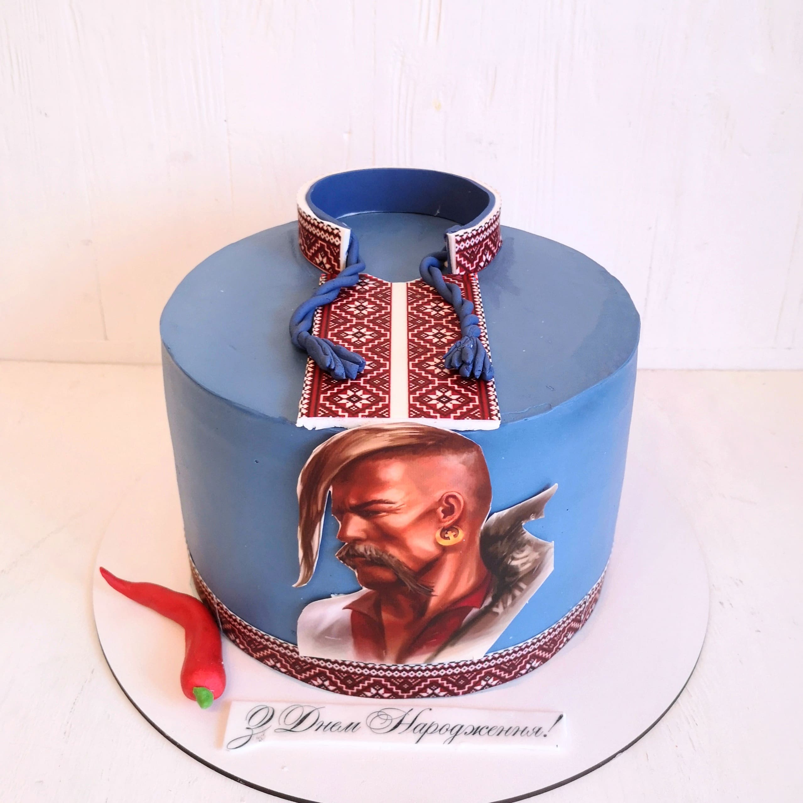 Патріотичний торт для чоловіка Козак і вишиванка