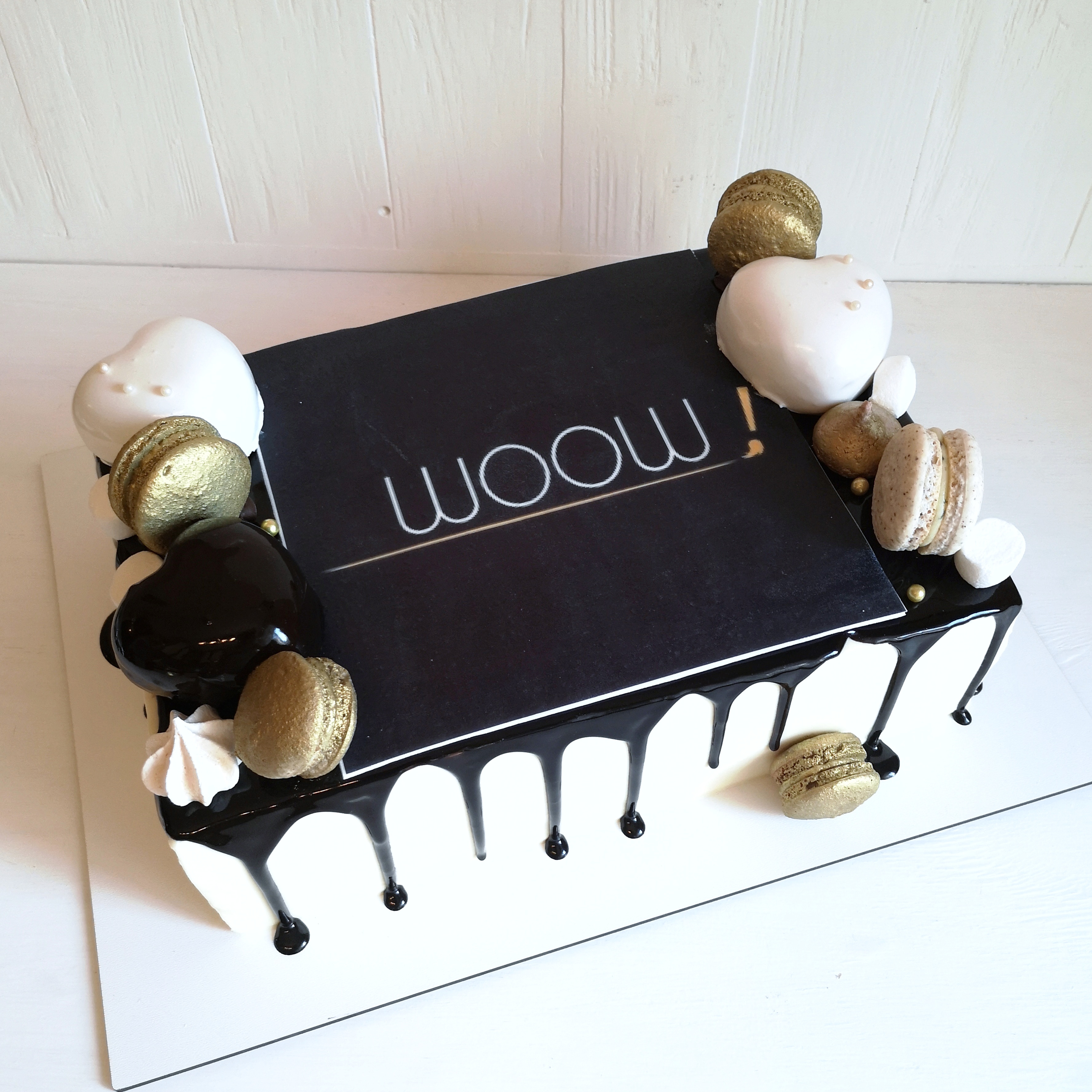 Корпоративний торт для салонів краси Макаронс