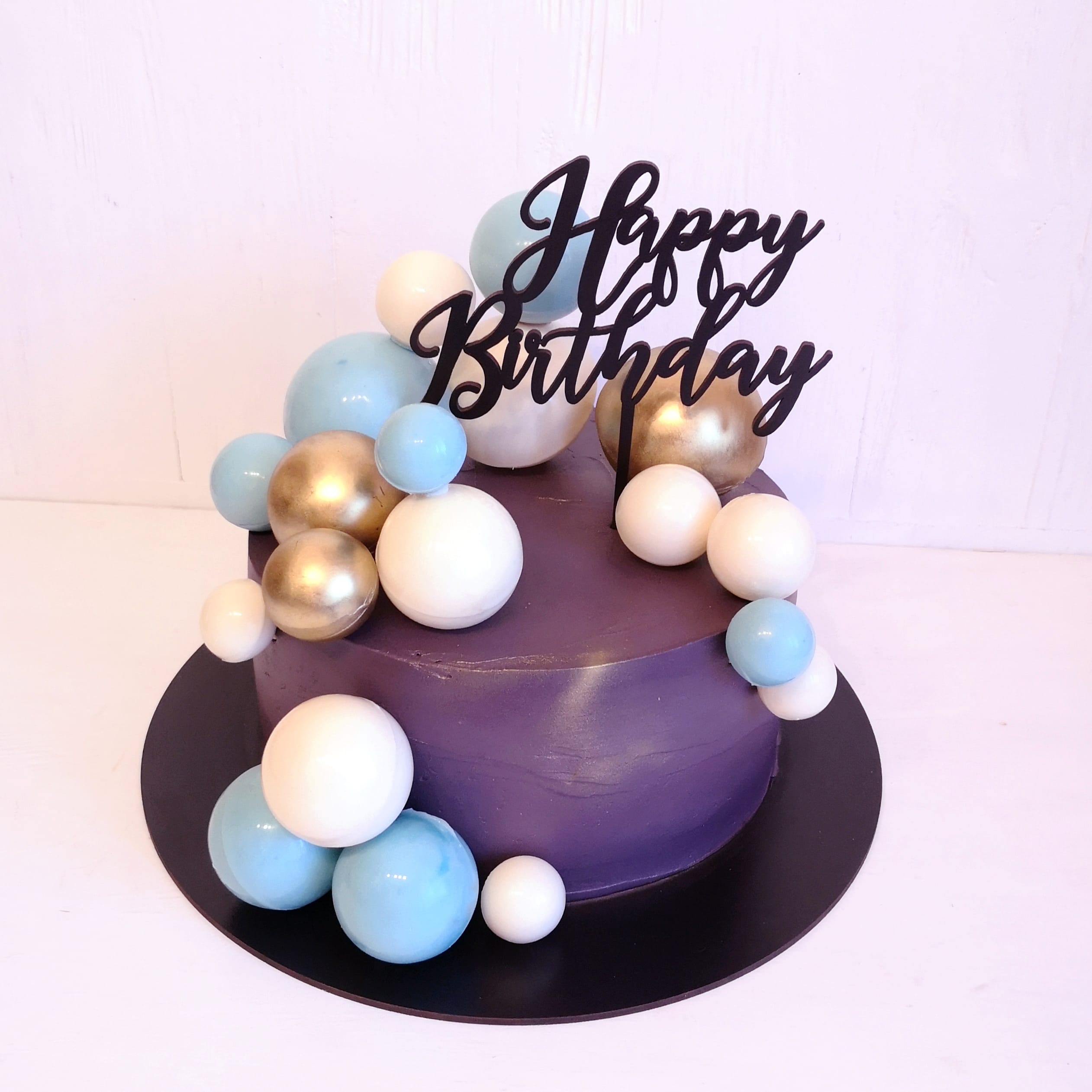 Торт на день народження 