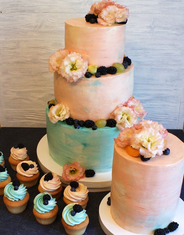 Кендібар на весілля Торти і тістечка